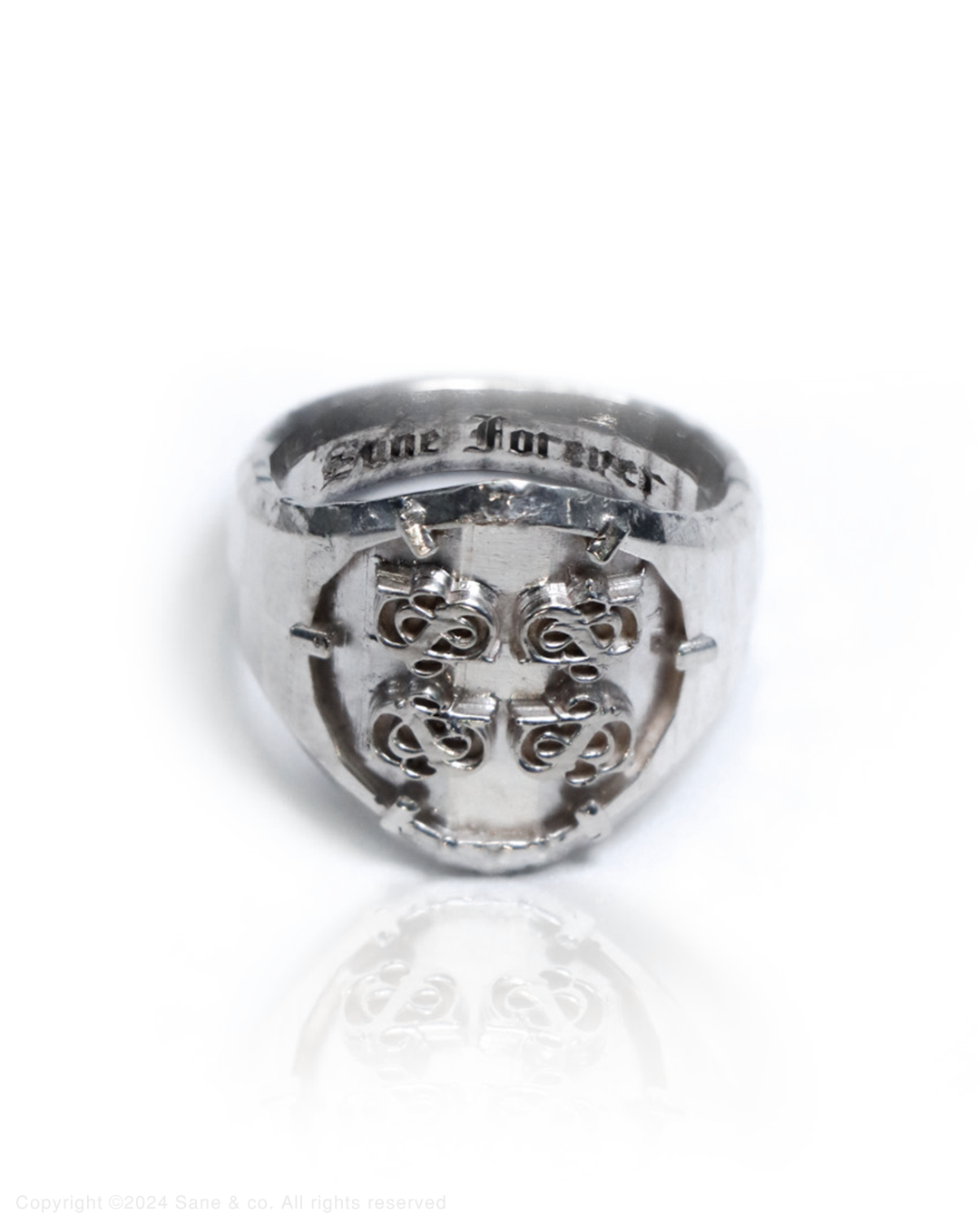 Signet ring