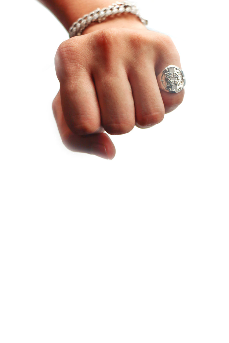 Signet ring