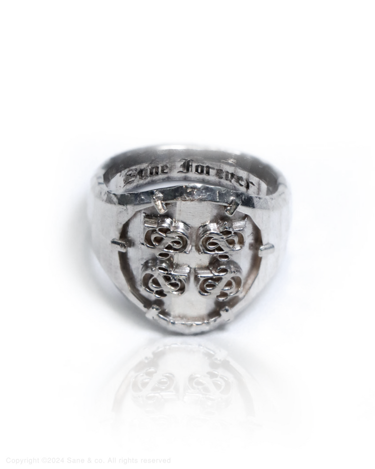 Signet ring