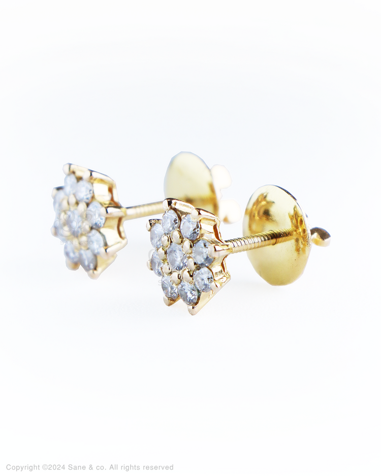 18k Gold petal motif earrings